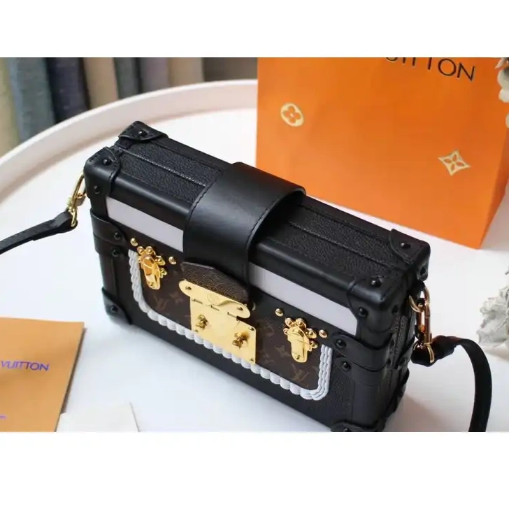 Fashion Reps 206B570006 Bags LV 0508
